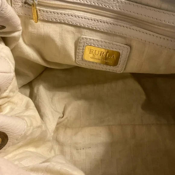 GUC Furla Cream Shoulder Bag - Picture 9 of 15